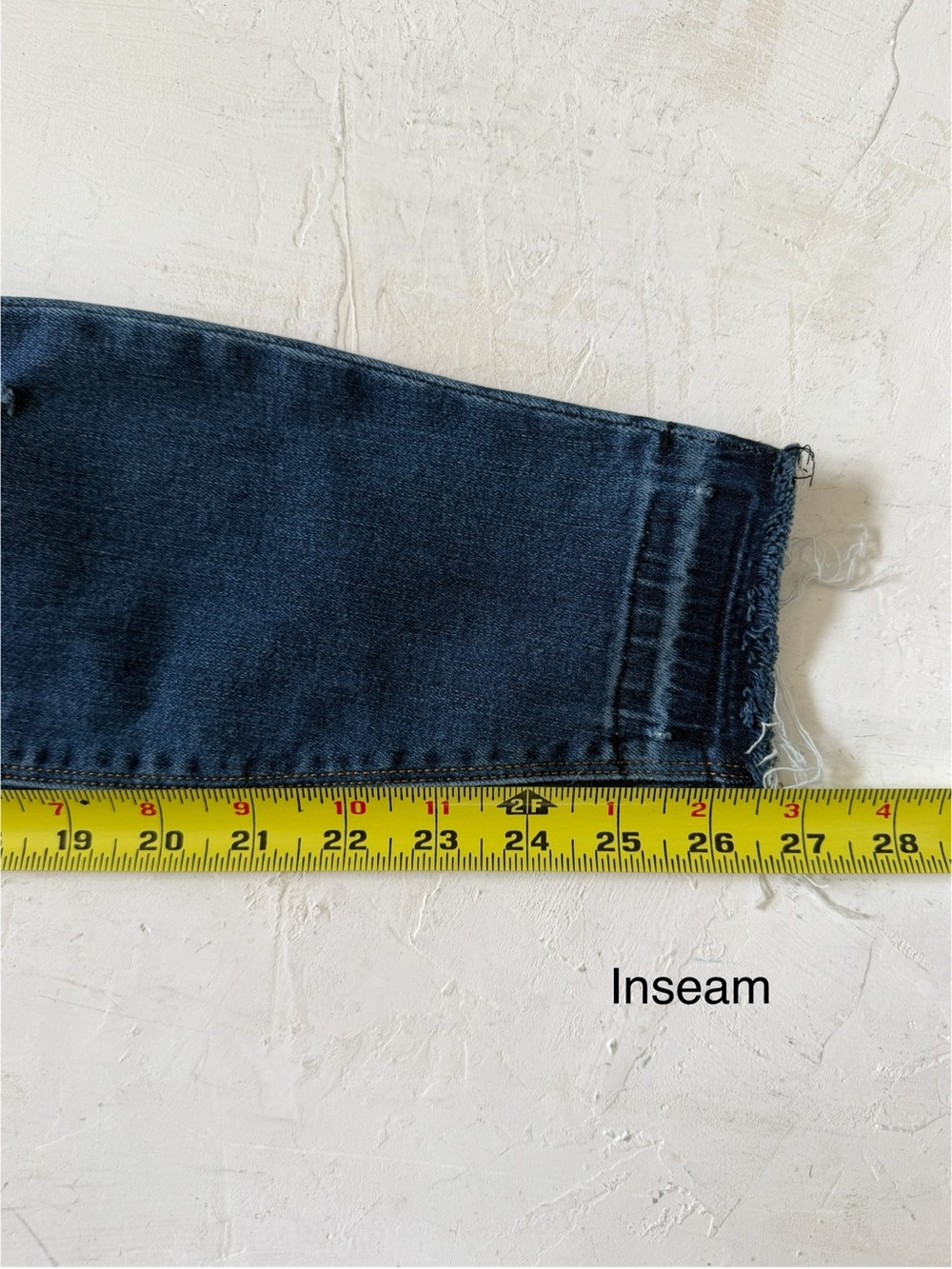 Spanx Women's Medium Wash Distressed Blue Skinny Jeans Raw Hem Size SP - Picture 9 of 9